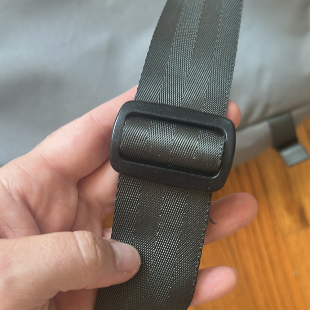 Patagonia Adjustable Messenger Bag - Picture 8 of 8